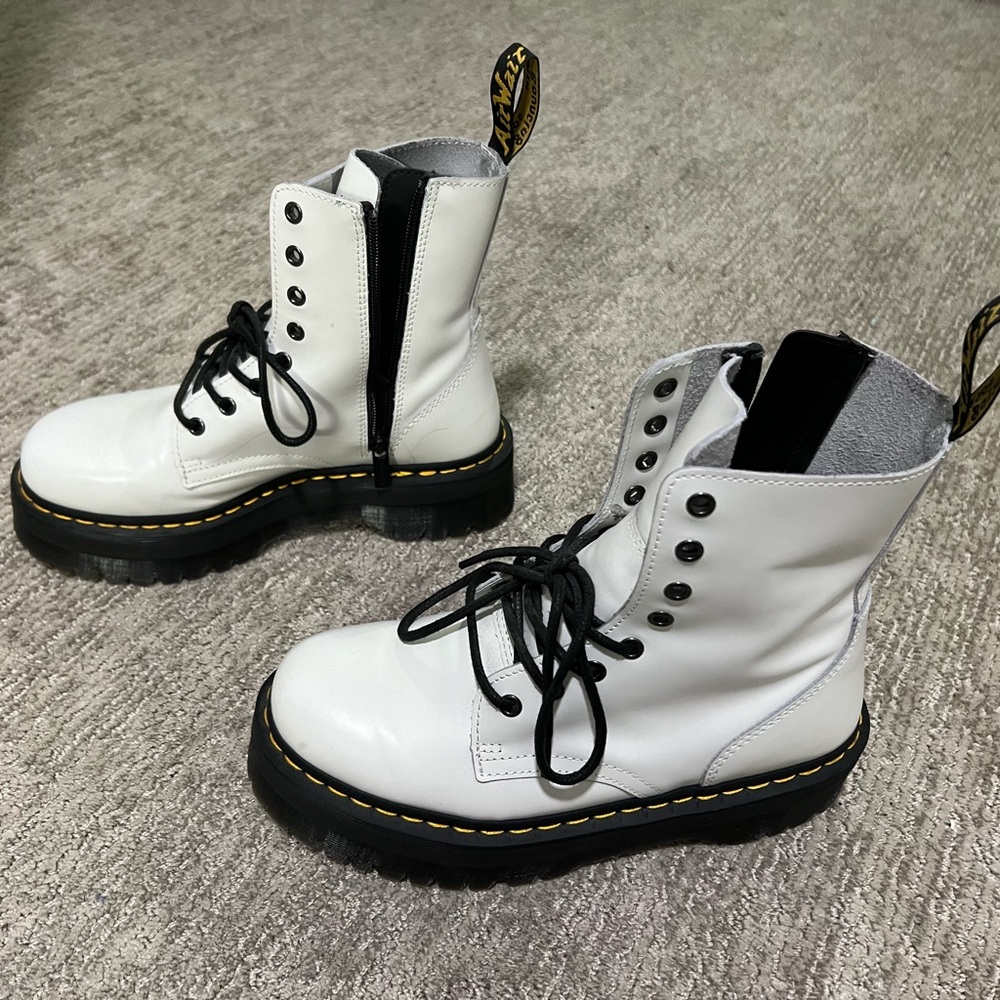 Dr. Marten Jadon platform boots! Women’s 9 men’s 8. Worn once!!!
